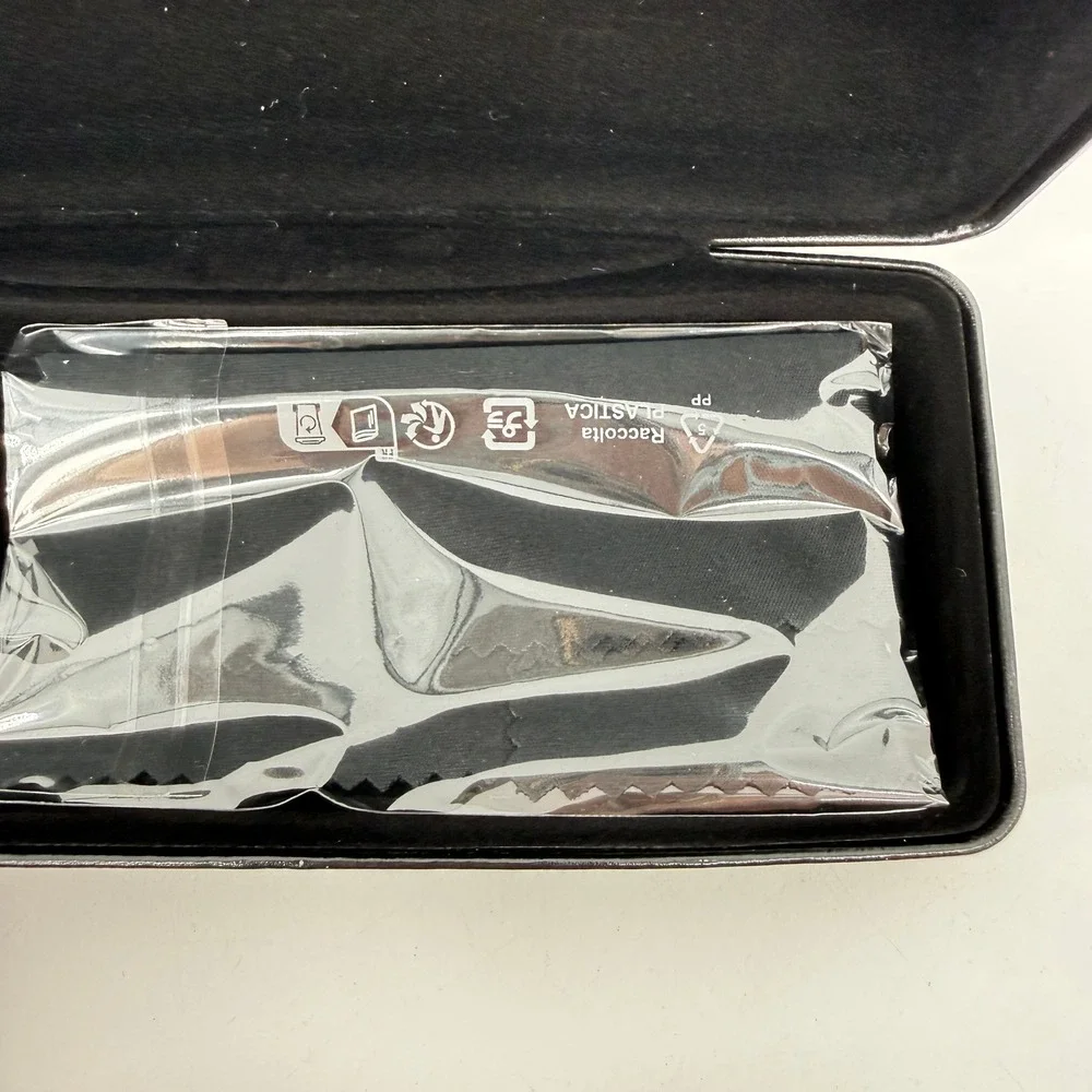 Ralph Ralph‎ Lauren Glasses Case Unisex OS Black Hard Shell with Cleaning Cloth